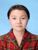说明:小孩在微笑 中度可信度描述已自动生成